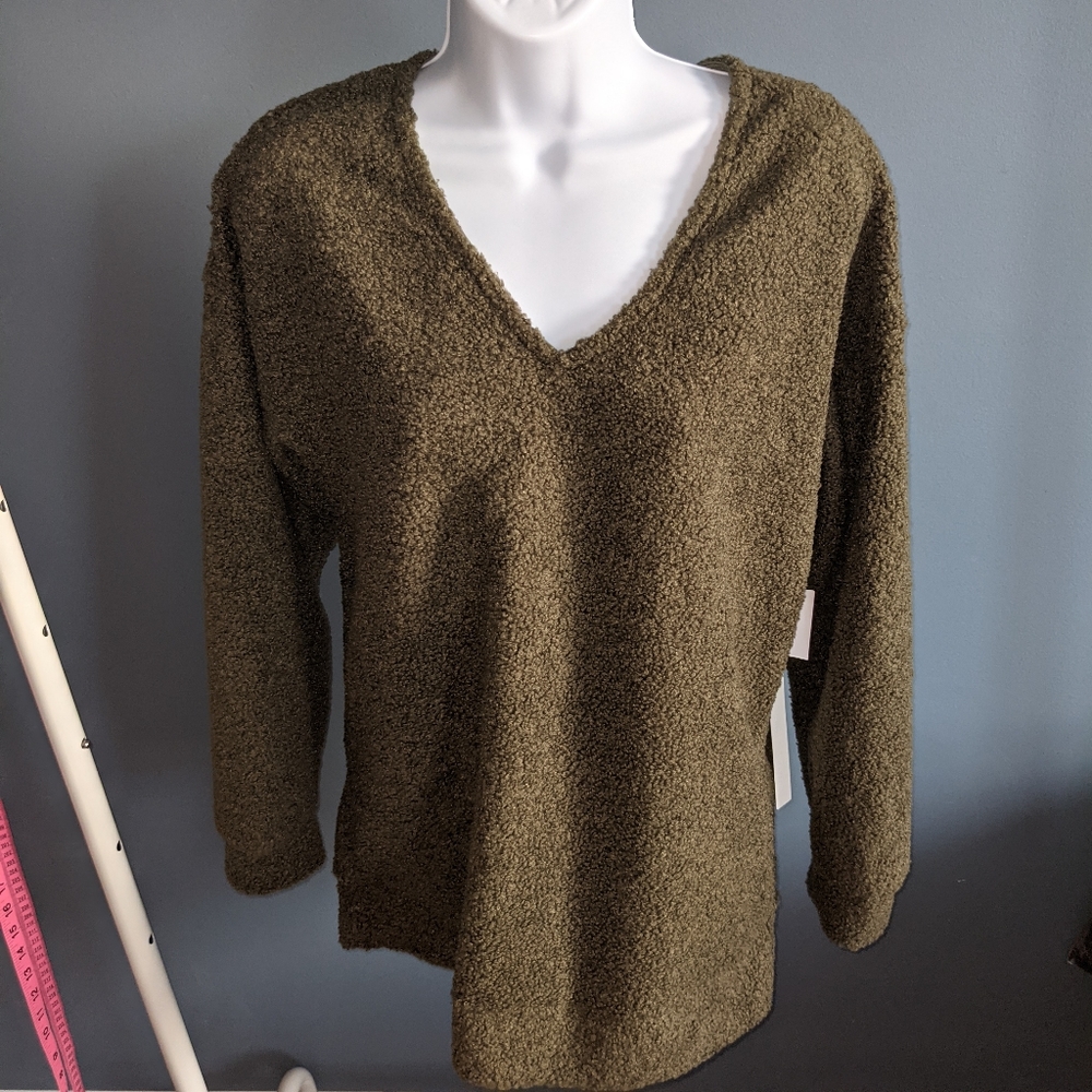 NWT Caslon (Nordstrom) Fleece Sweater in Olive